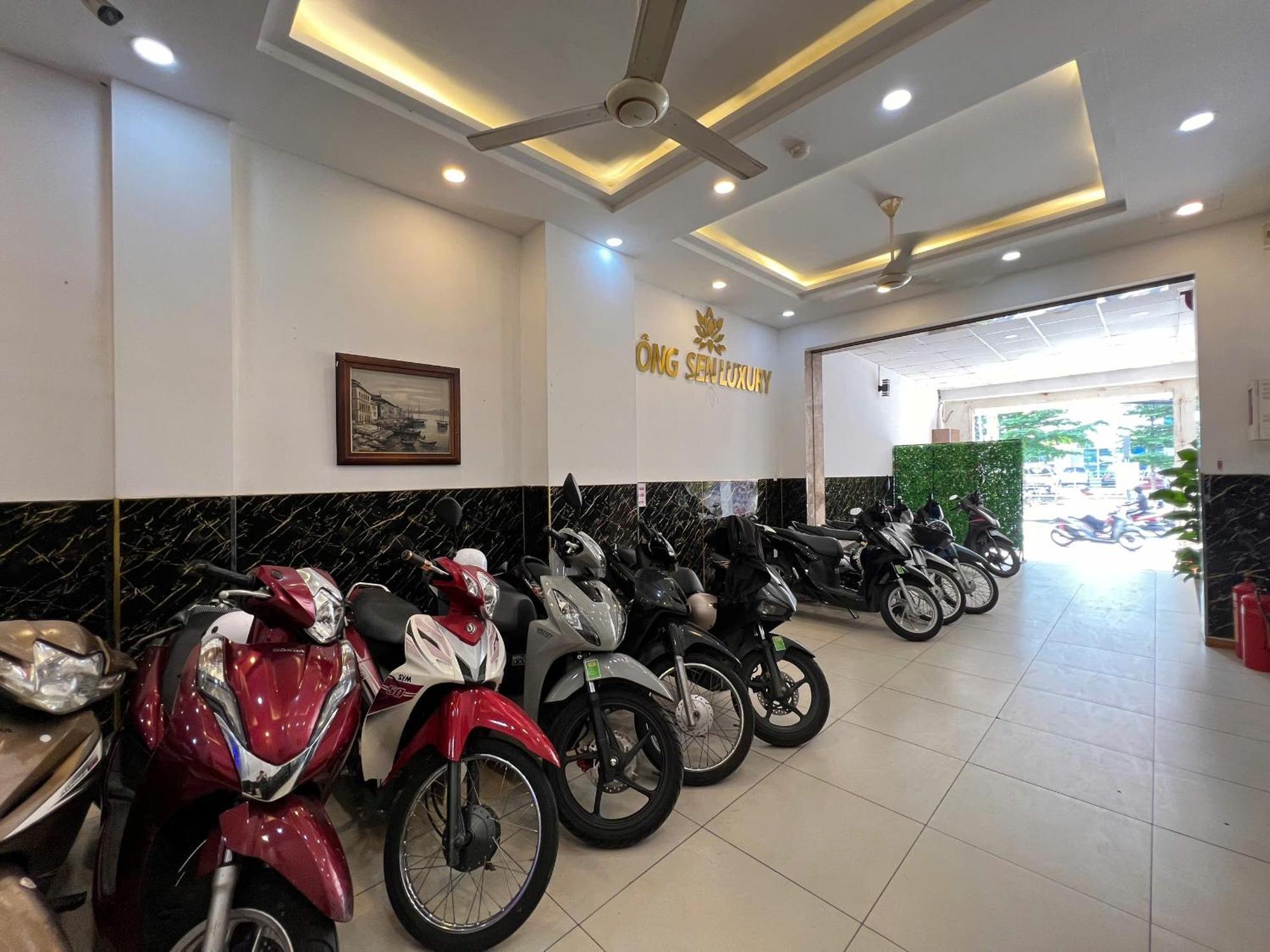 Nhu Y Hotel Hô Chi Minh-Ville Extérieur photo