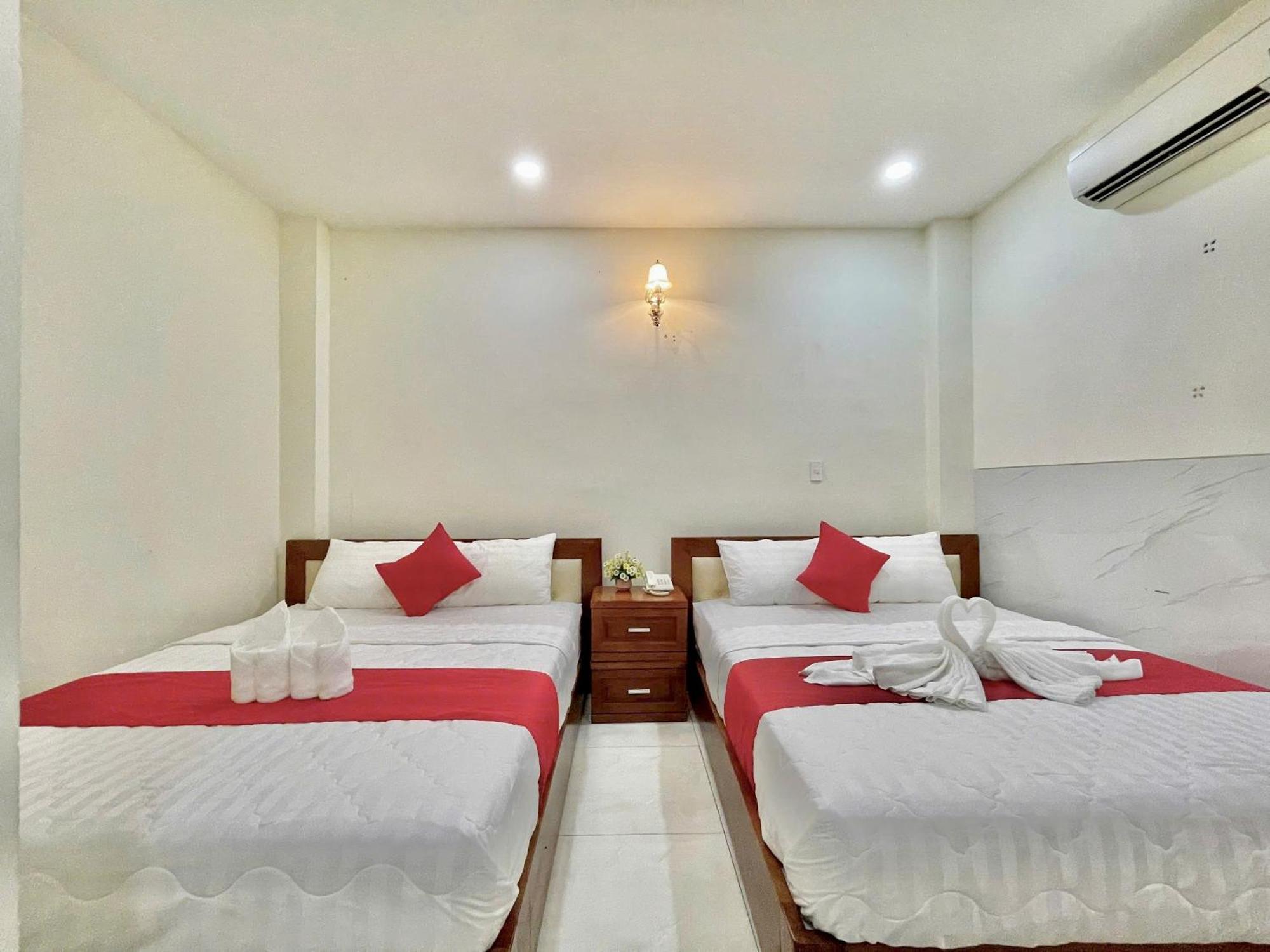 Nhu Y Hotel Hô Chi Minh-Ville Extérieur photo